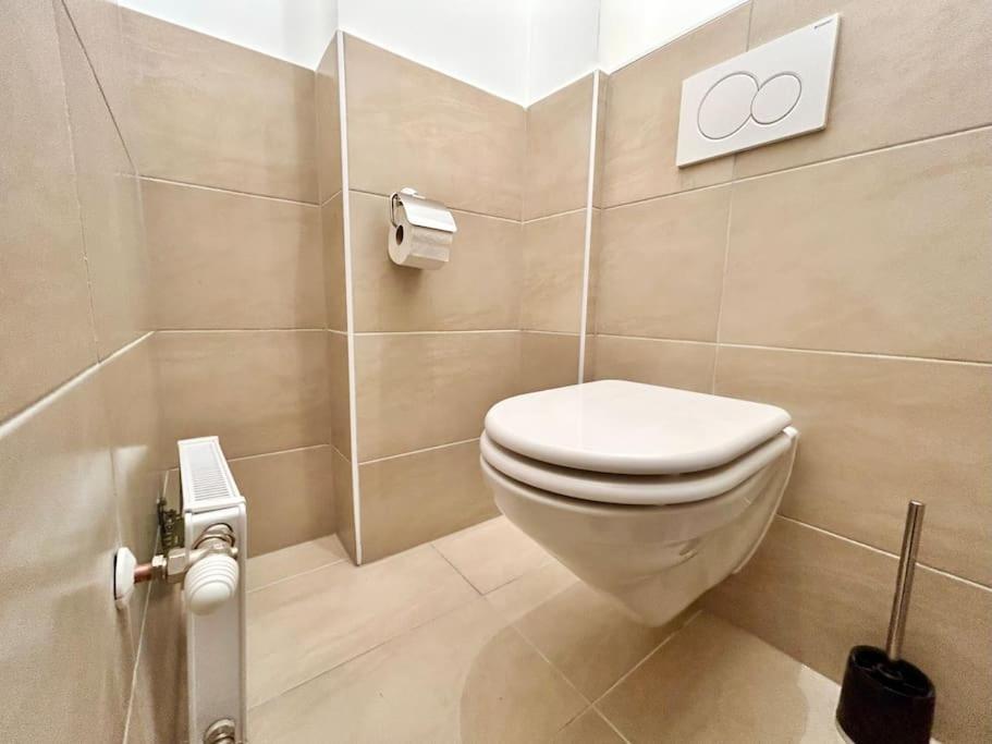 Апартаменты 15 Min To Center - Free Parking - Sunny & Quiet Вена Экстерьер фото